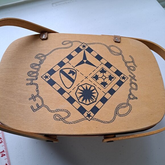 VTG Carnation Basket Wood Texas Military Fort Hood Officer Wives Club Quilt - Picture 5 of 15